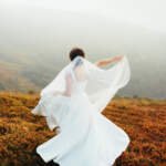 Ce înseamnă când te visezi mireasă